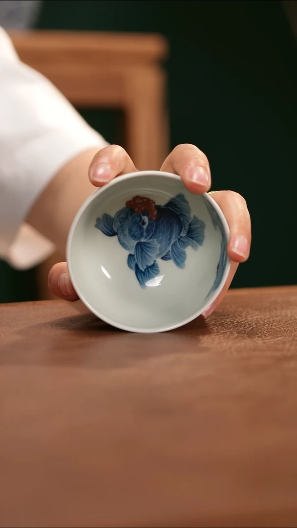 晓月庐（林月红）内绘小泰狮金鱼杯