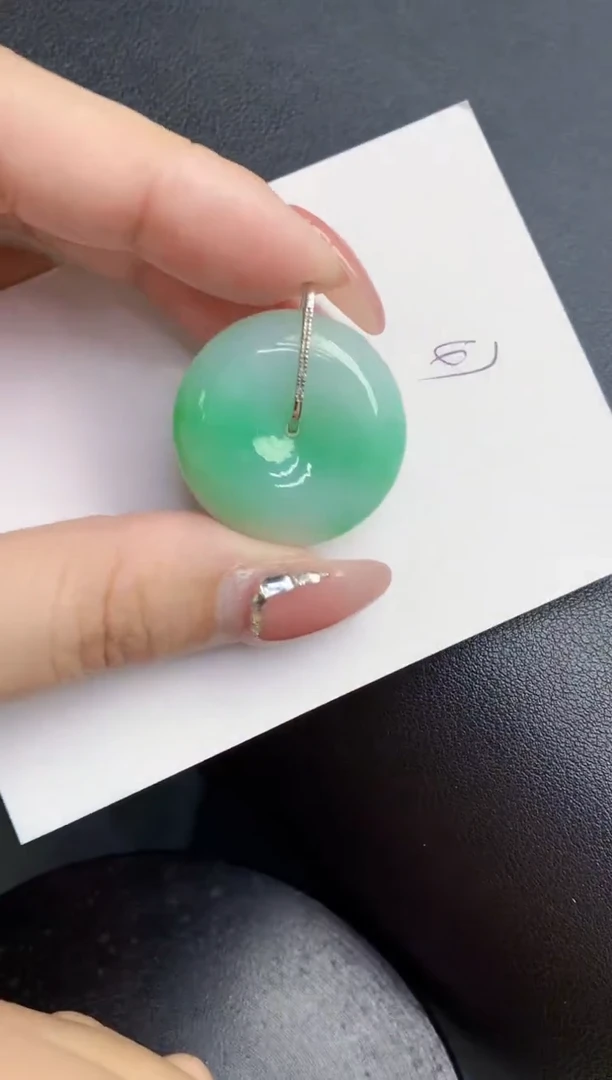 【闪购商品】翡翠颈饰18K金镶嵌000000000