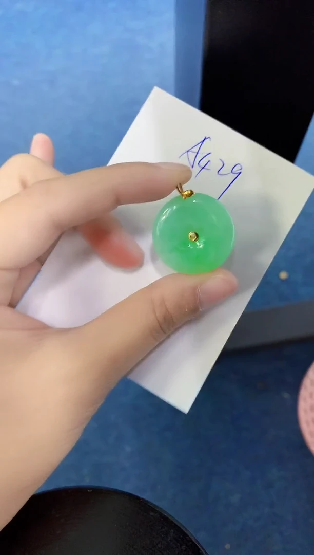 翡翠18K金镶嵌颈饰000000000