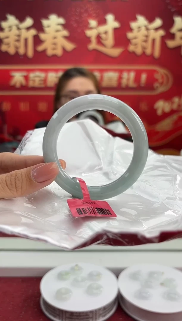 【闪购商品】翡翠手镯未镶嵌6手镯