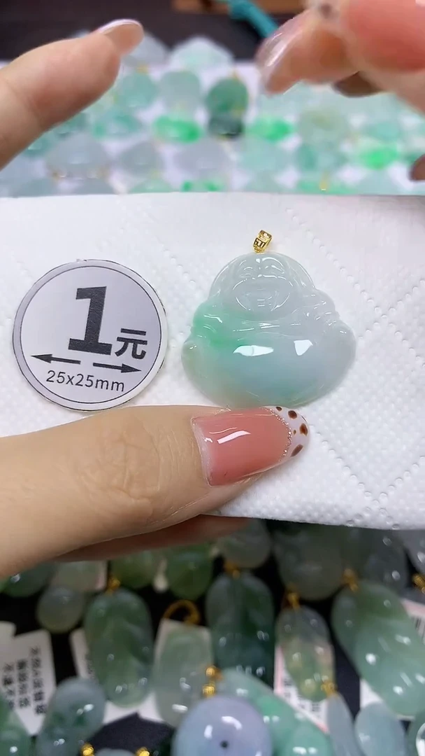 颈饰18K金镶嵌翡翠天然翡翠A货