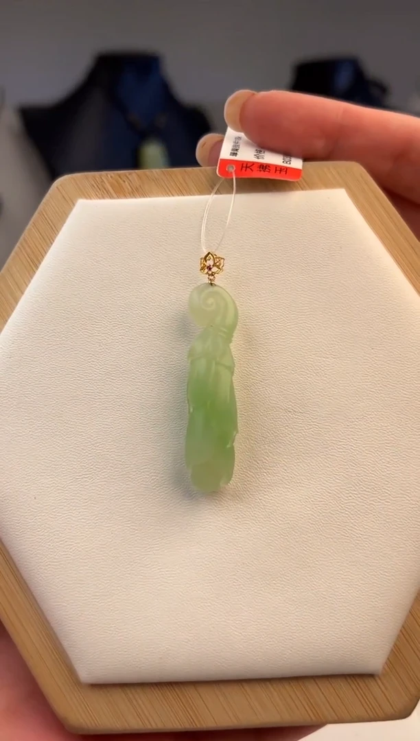 吊坠(不含链)18K金镶嵌和田玉4800