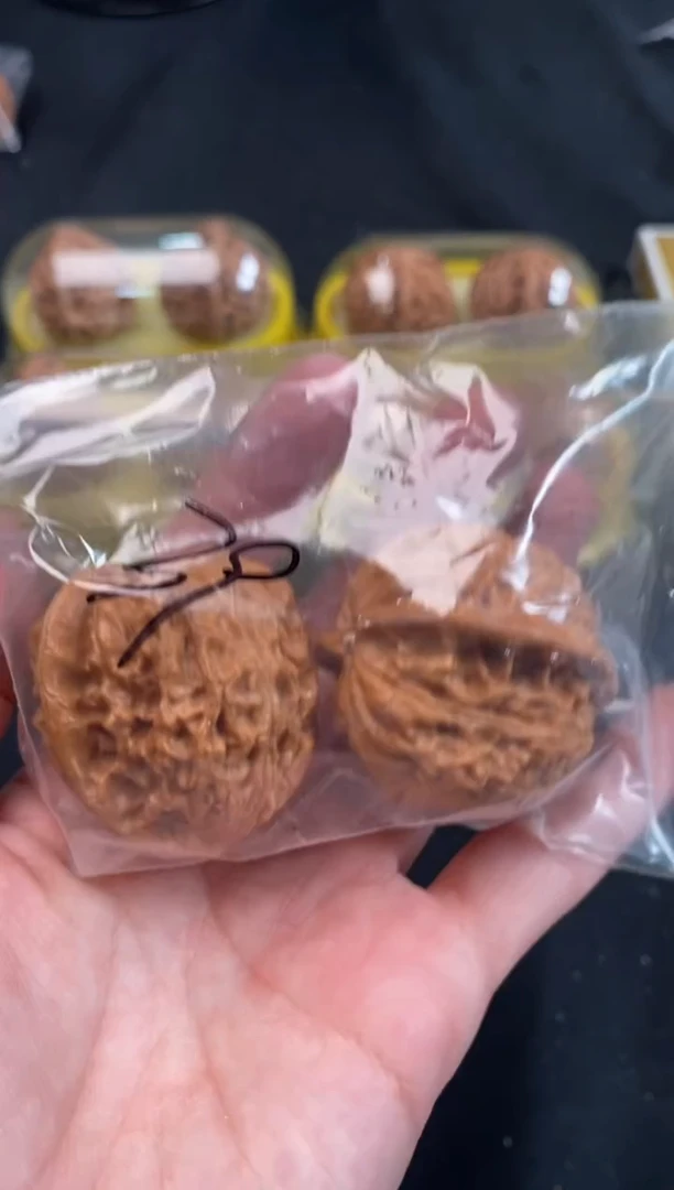 把件文玩核桃金牛39尺随机发