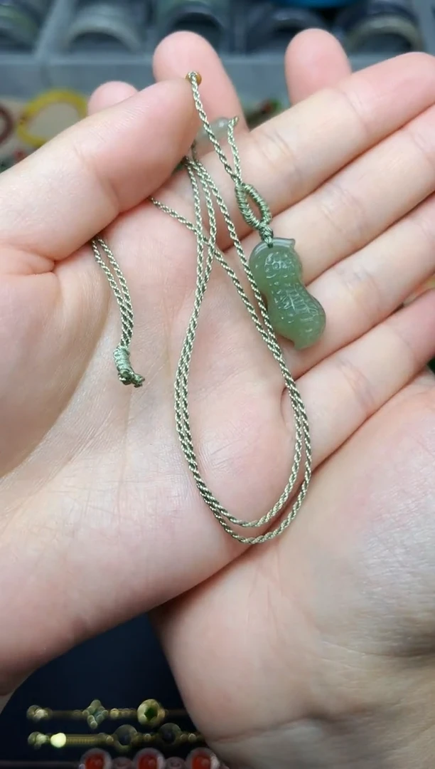 和田玉未镶嵌颈饰花生06