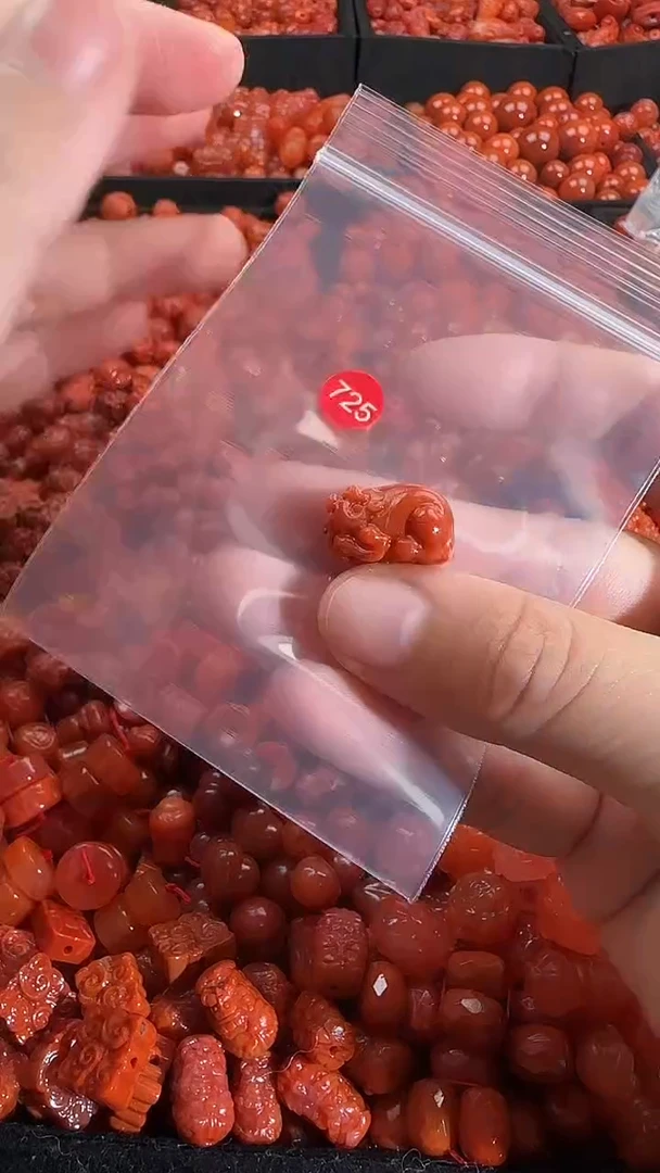 颈饰未镶嵌南红玛瑙1