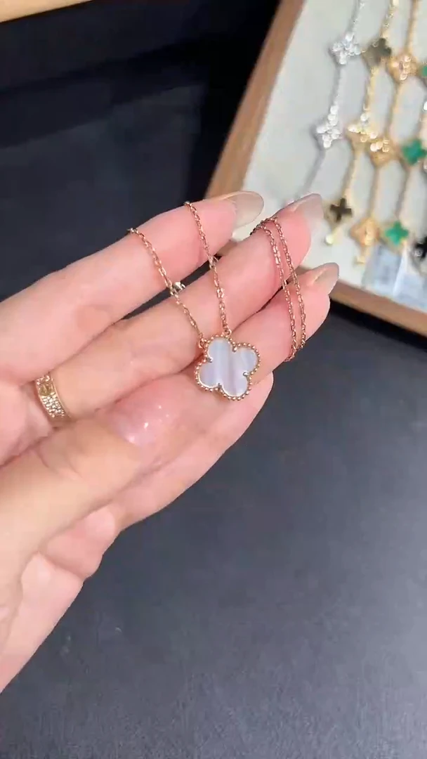 18K金镶嵌贝壳（贝母）项链白色单花项链GHJ