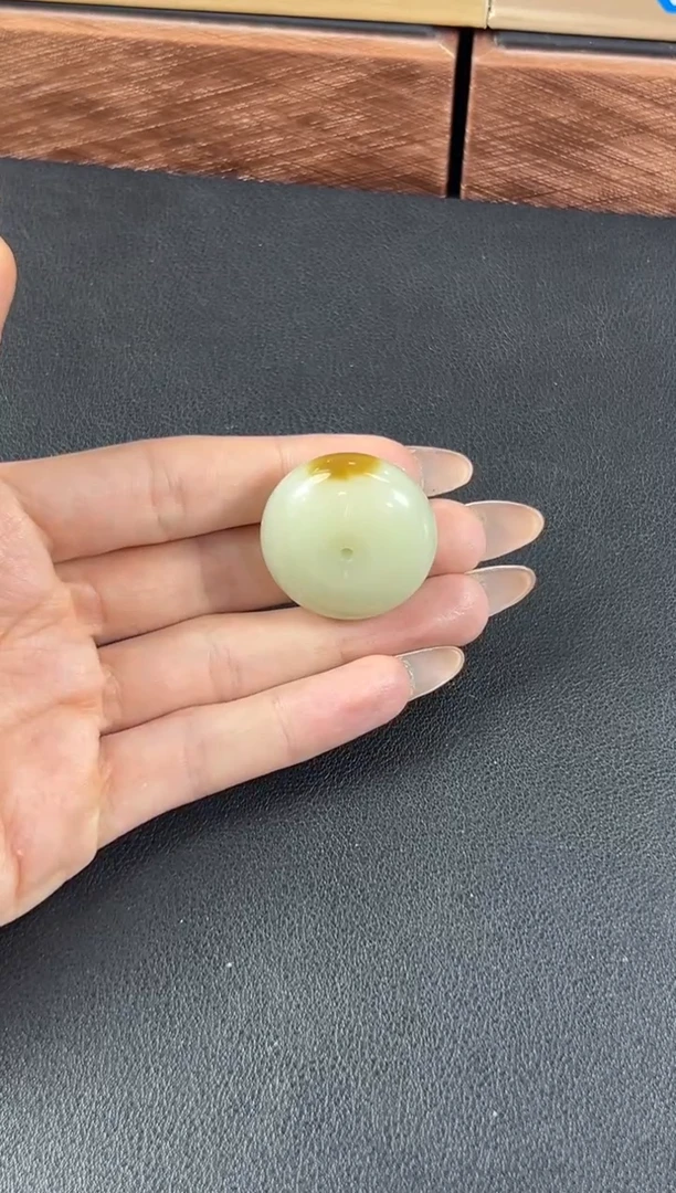 和田玉未镶嵌吊坠(赠链)且末微色差近矿二号矿平安扣