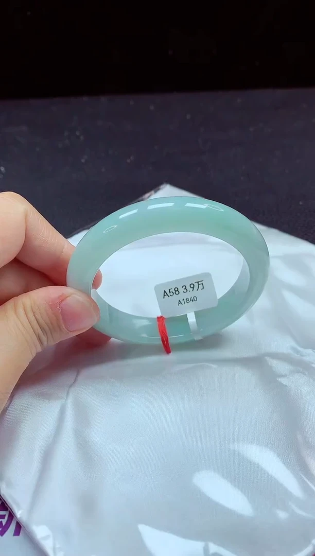 【闪购商品】翡翠手镯未镶嵌镯子58+