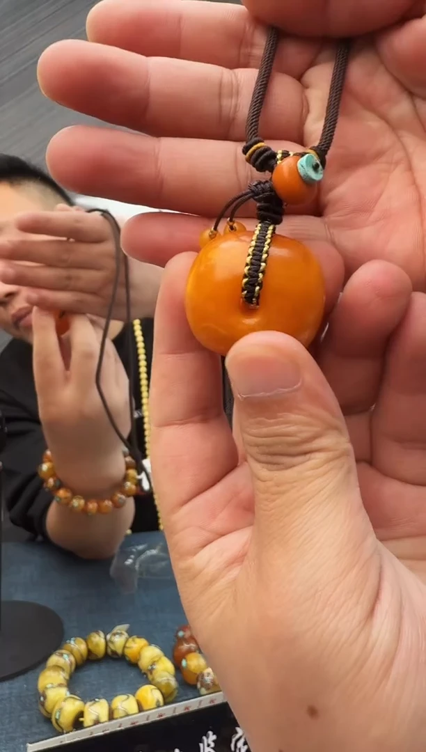 蜜蜡未镶嵌珠宝奇石假一罚十15，多样性发其一