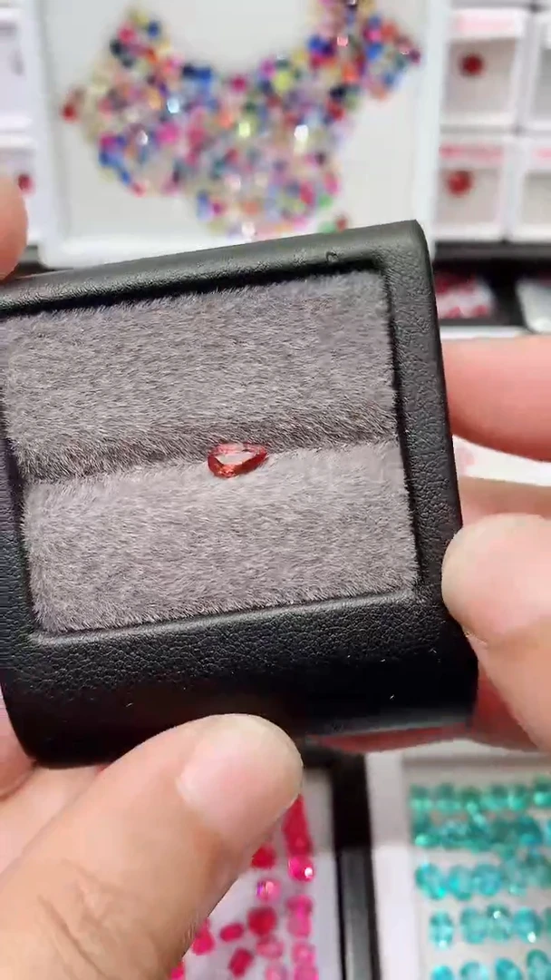 【闪购商品】尖晶石裸石未镶嵌水滴0.45