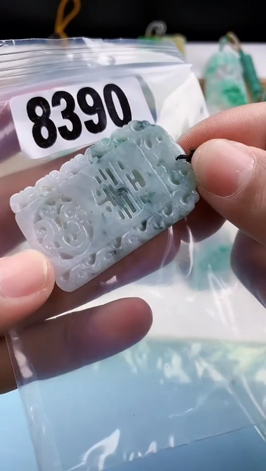【闪购商品】翡翠颈饰未镶嵌天然翡翠吊坠挂件