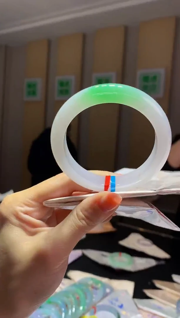 未镶嵌手镯翡翠-K28 圈口57 全款20万 定金2万