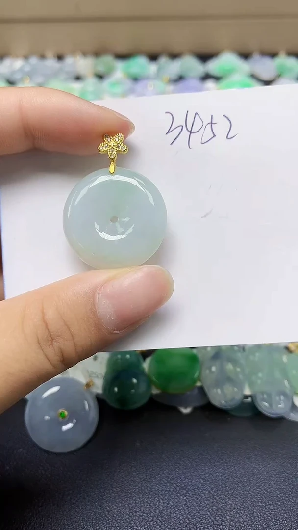 翡翠未镶嵌颈饰天然缅甸翡翠A货