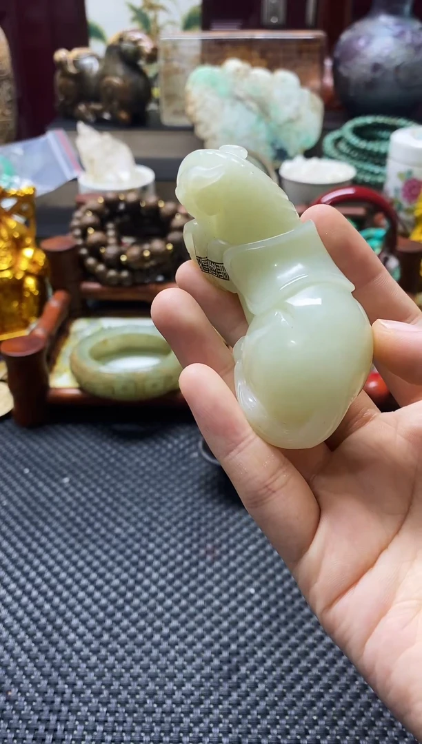未镶嵌和田玉挂件马