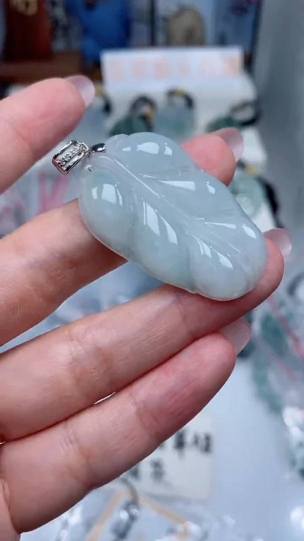 颈饰银S925镶嵌翡翠吊坠