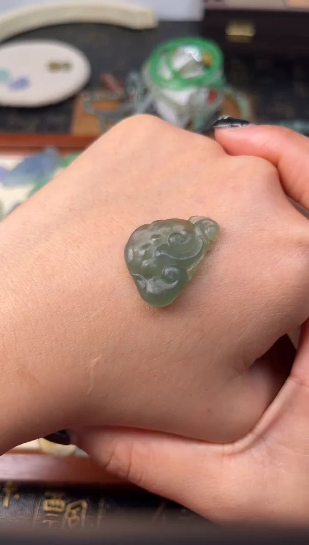 未镶嵌定制翡翠茶黄如意