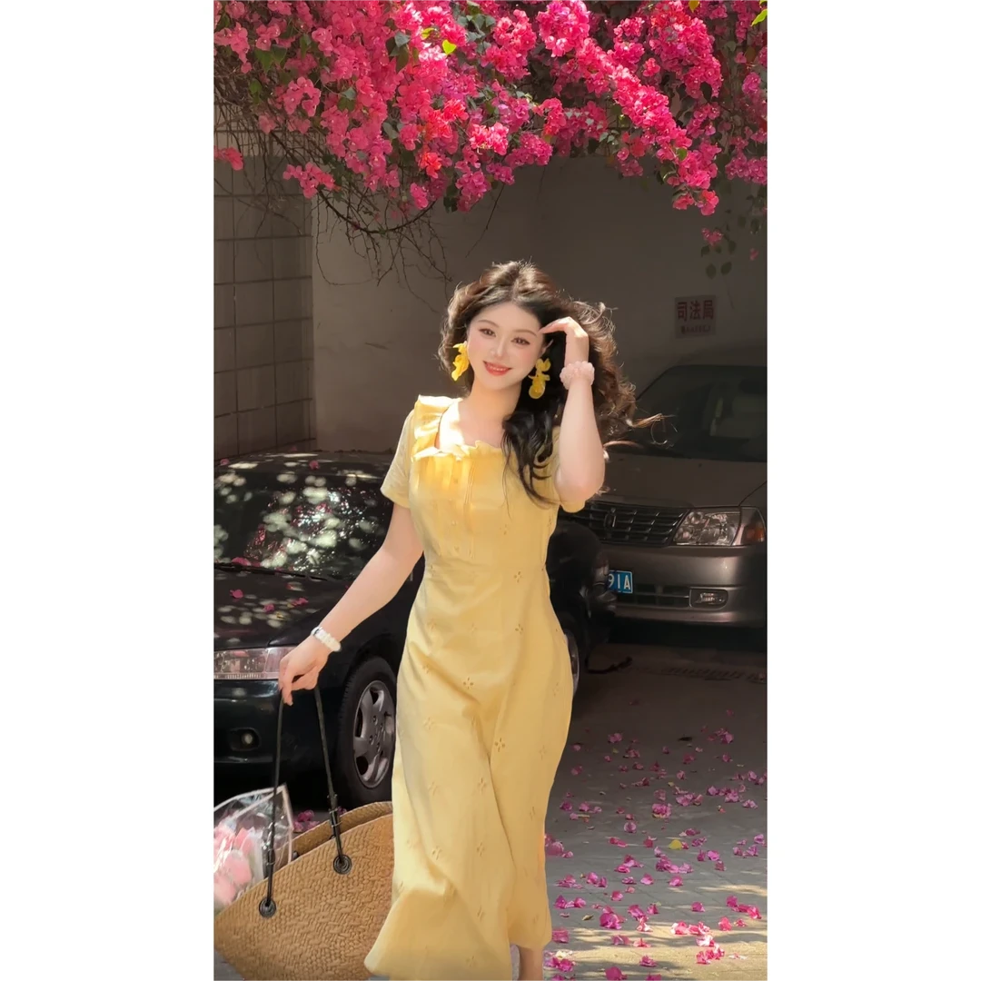 微胖定制夏季大码法式气质方领连衣裙女镂空刺绣收腰显瘦温柔风裙