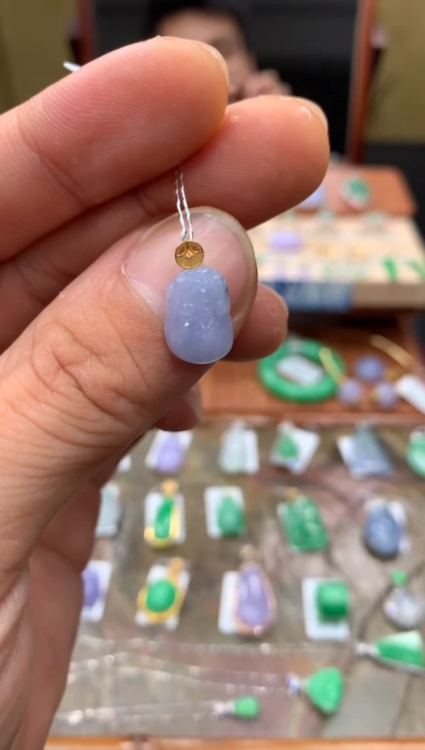 吊坠(不含链)18K金镶嵌翡翠貔貅