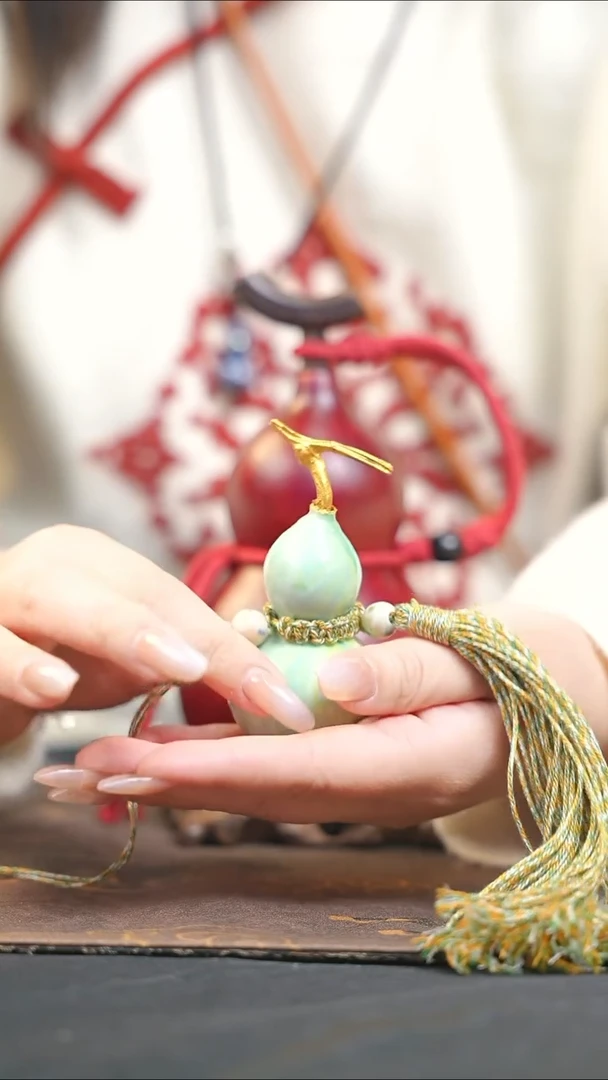 【闪购商品】RF150漂漆精致小手捻{未开口}