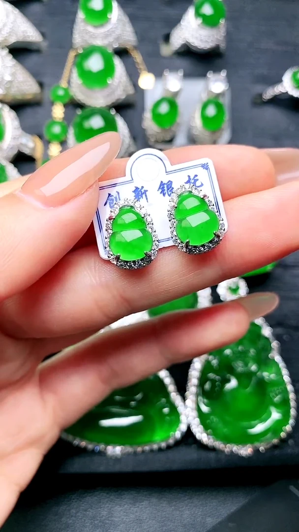 【闪购商品】翡翠耳钉银S925镶嵌葫芦耳钉