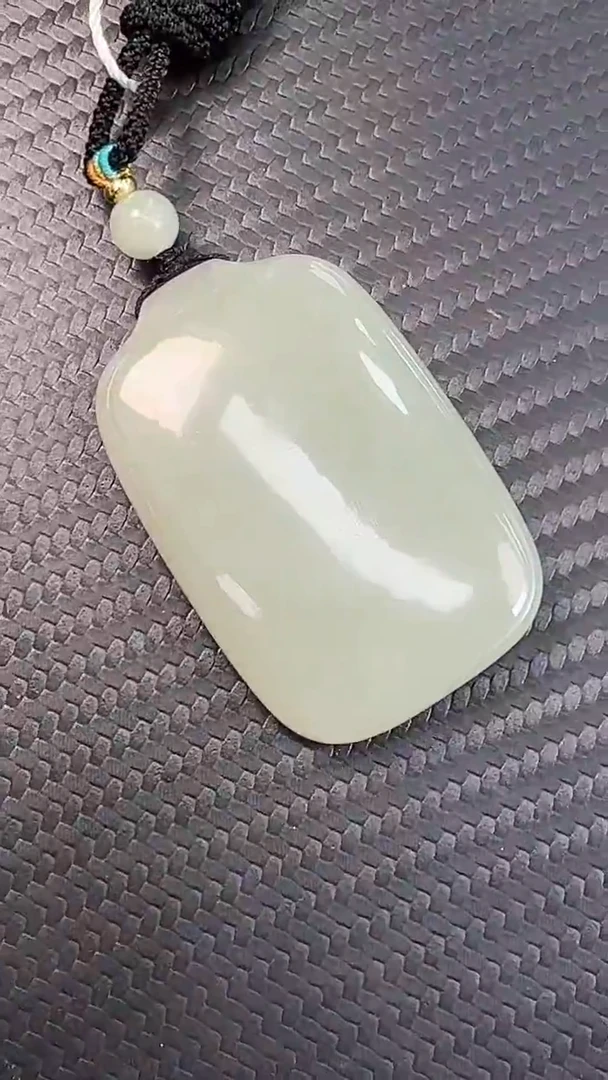 和田玉未镶嵌吊坠(不含链)近矿青白无事牌