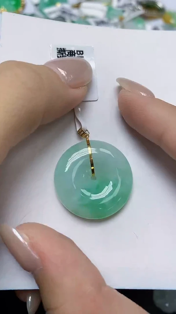 翡翠18K金镶嵌颈饰天然缅甸翡翠A货