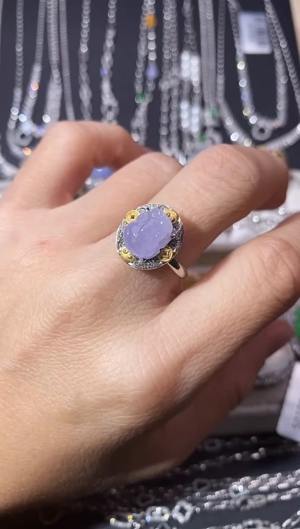 18K金镶嵌戒指翡翠戒指