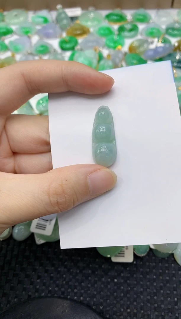 翡翠未镶嵌颈饰1111111111