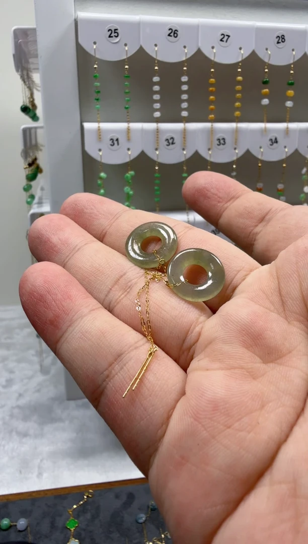 18K金镶嵌翡翠耳饰缅甸天然A货翡翠