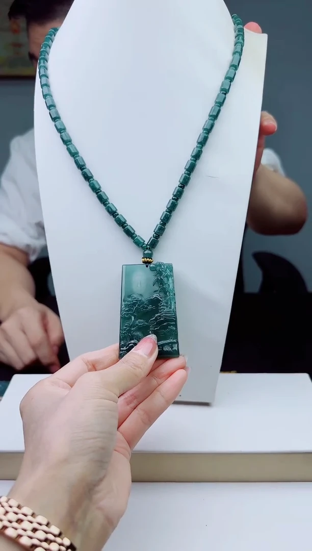 颈饰未镶嵌翡翠多样性发其一