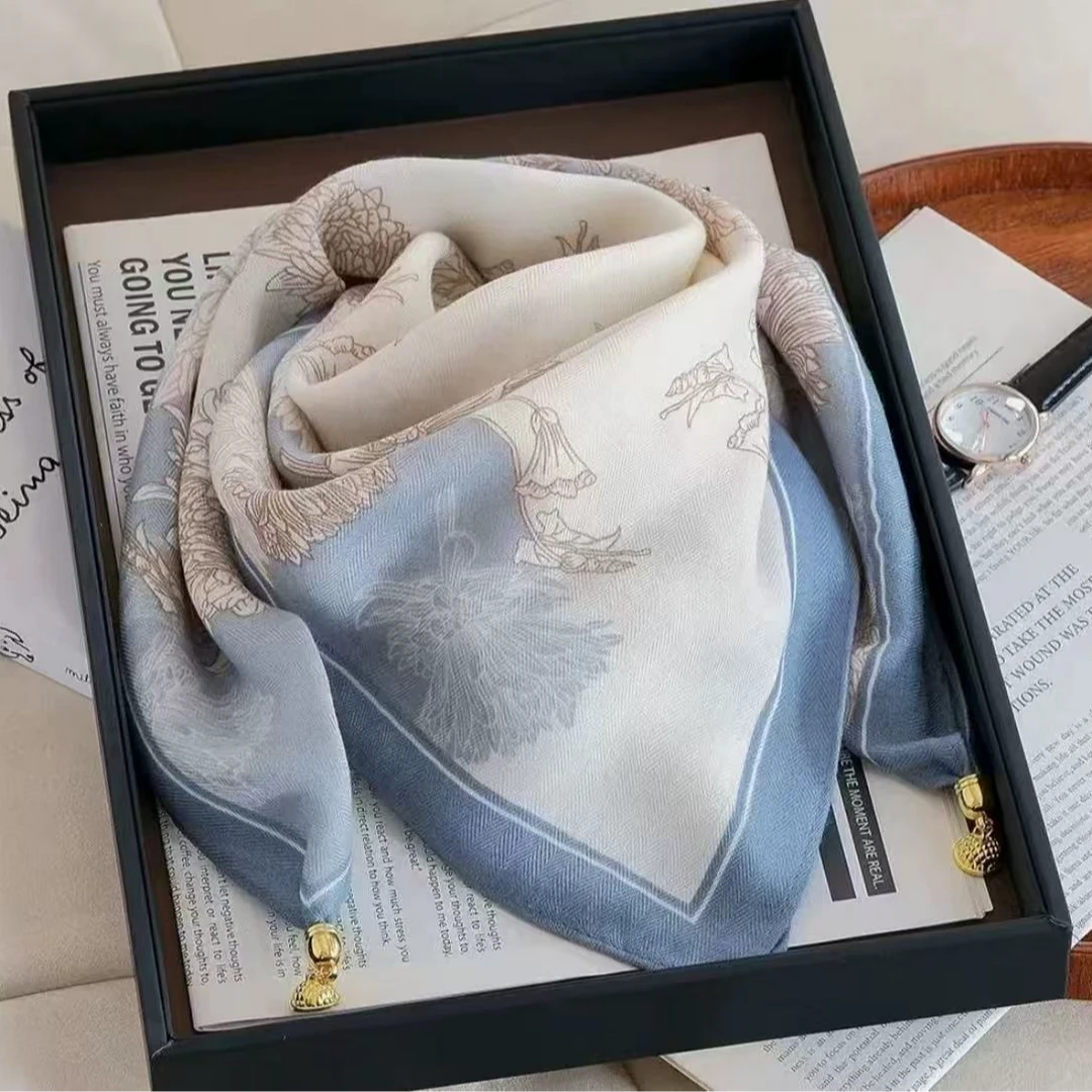 M05 锦玉蓝（磁吸扣）围巾 67*67左右