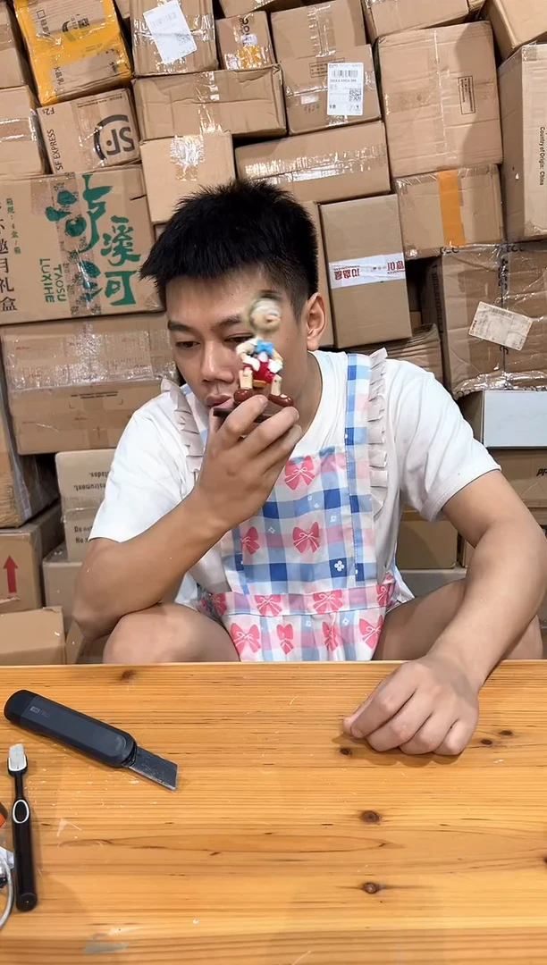 瓷片树脂摇头匹诺曹摆件