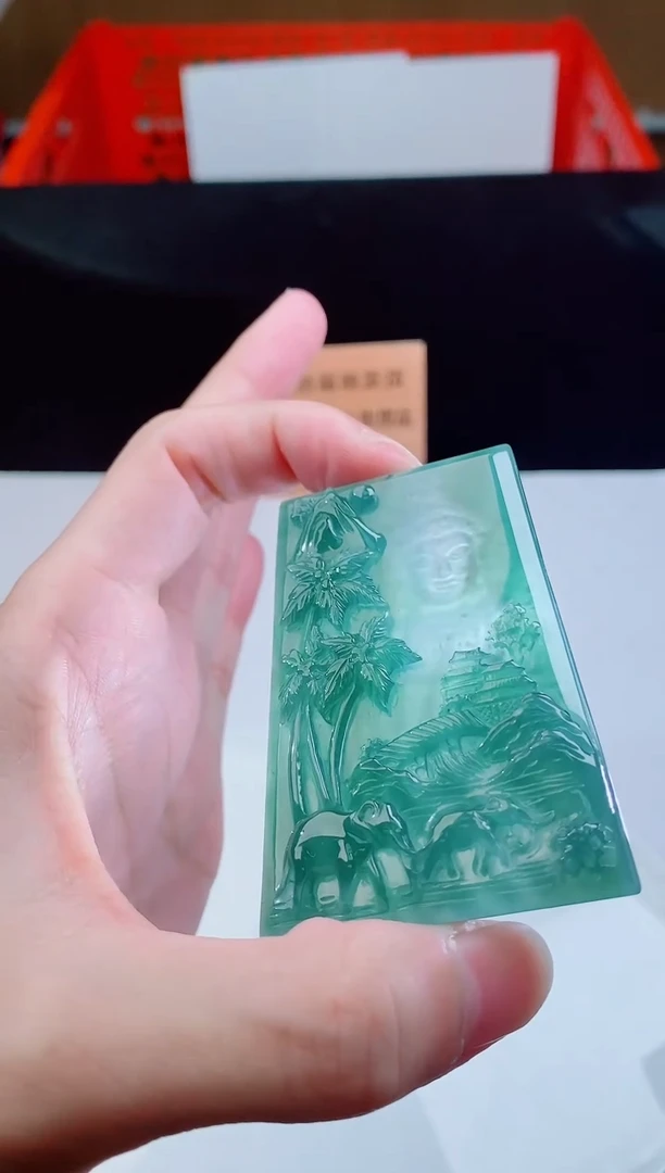 颈饰未镶嵌翡翠     ·