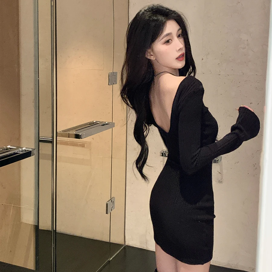 两色小格纹不规则编织v领连衣裙女春秋季内搭性感包臀针织短裙