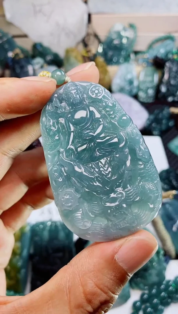 翡翠未镶嵌颈饰