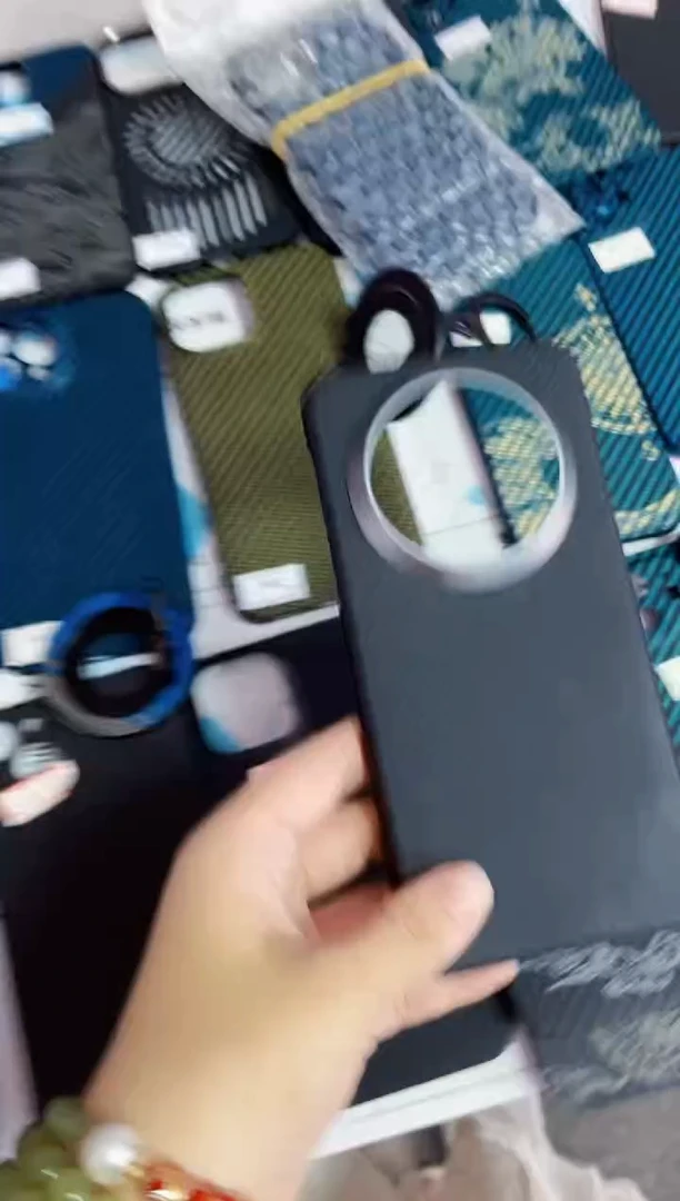 mate70pro黑灰纯色带磁吸