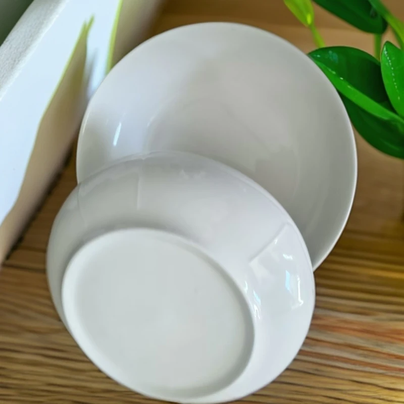 2只纯白8英寸浮雕深盘