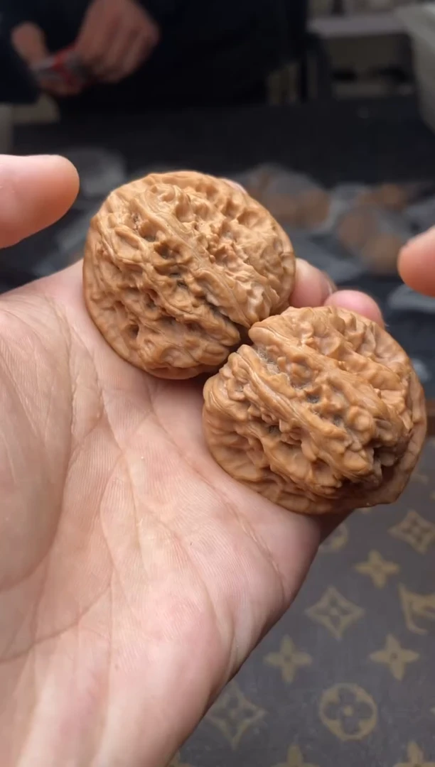 【闪购商品】文玩核桃把件A248号42尺金蝉王