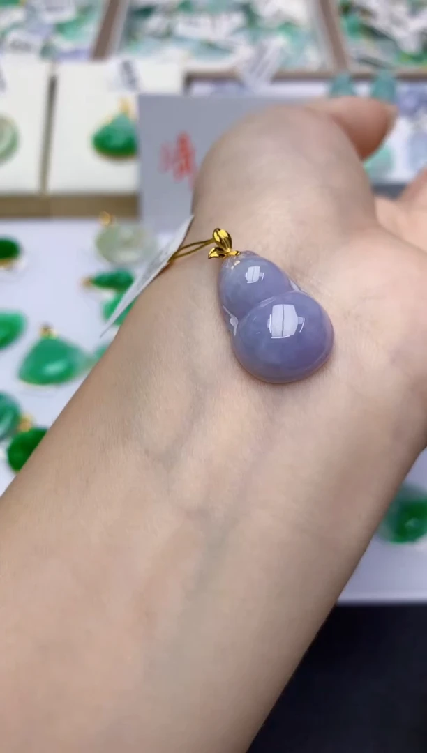 翡翠18K金镶嵌颈饰天然缅甸翡翠A货