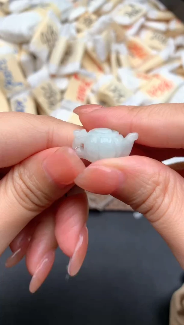 未镶嵌挂件翡翠—福利