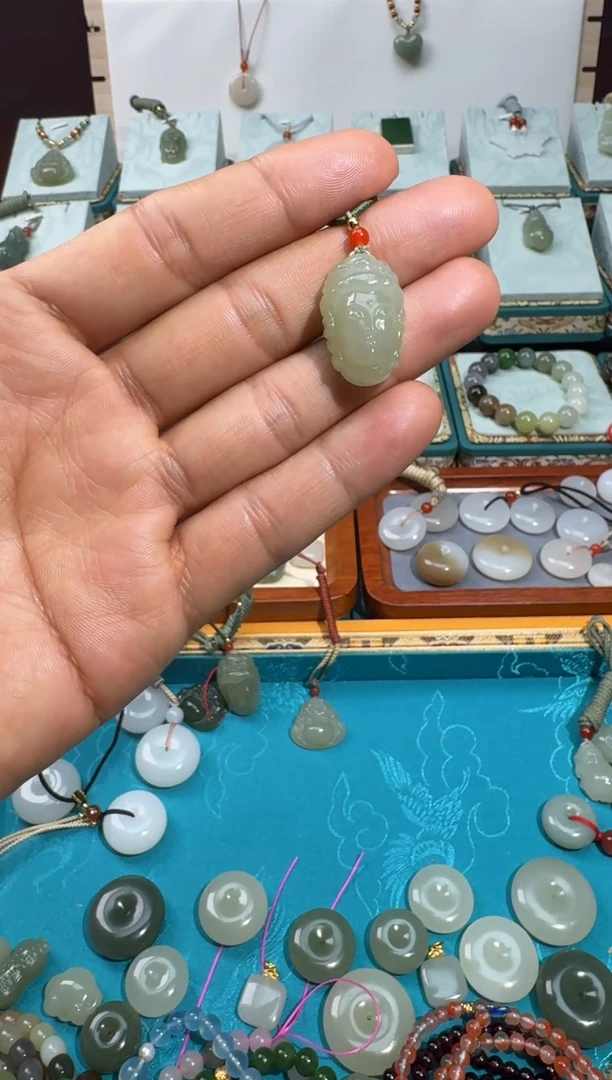 【闪购商品】和田玉颈饰未镶嵌观音头