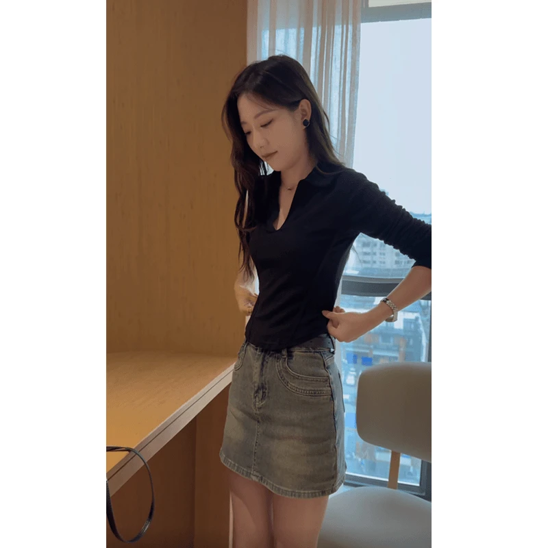 长袖百搭t恤女秋季2025新款正肩设计感polo领上衣 高腰牛仔裙