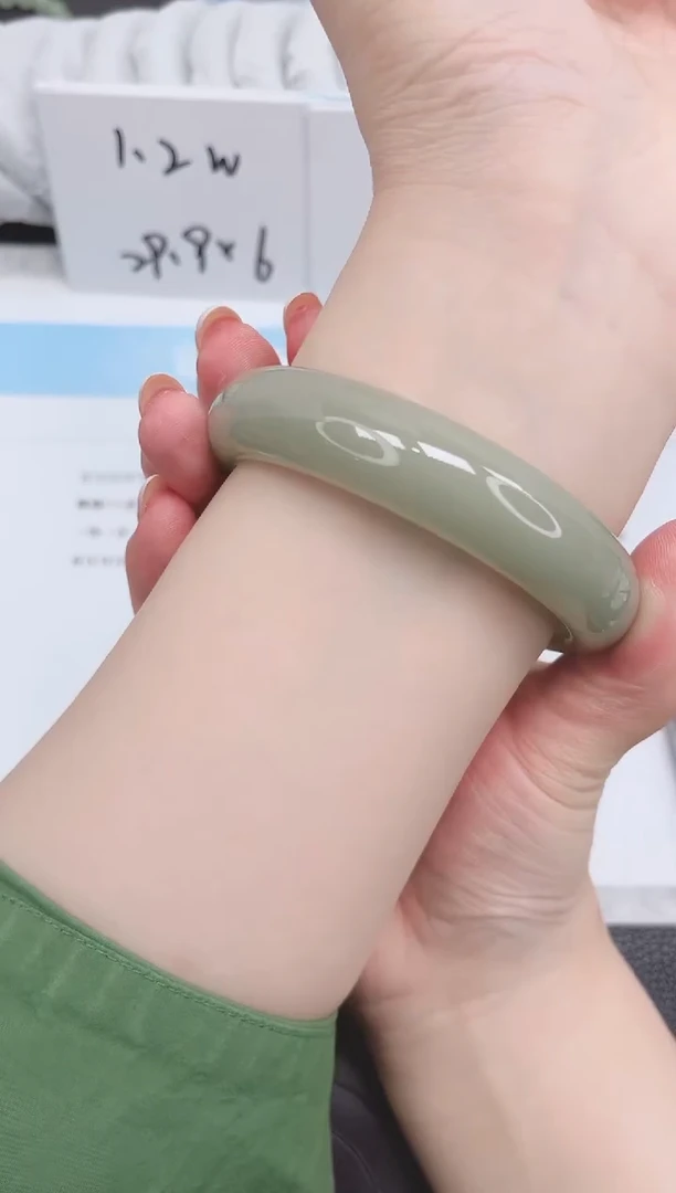 未镶嵌手镯石英质玉253-64.7