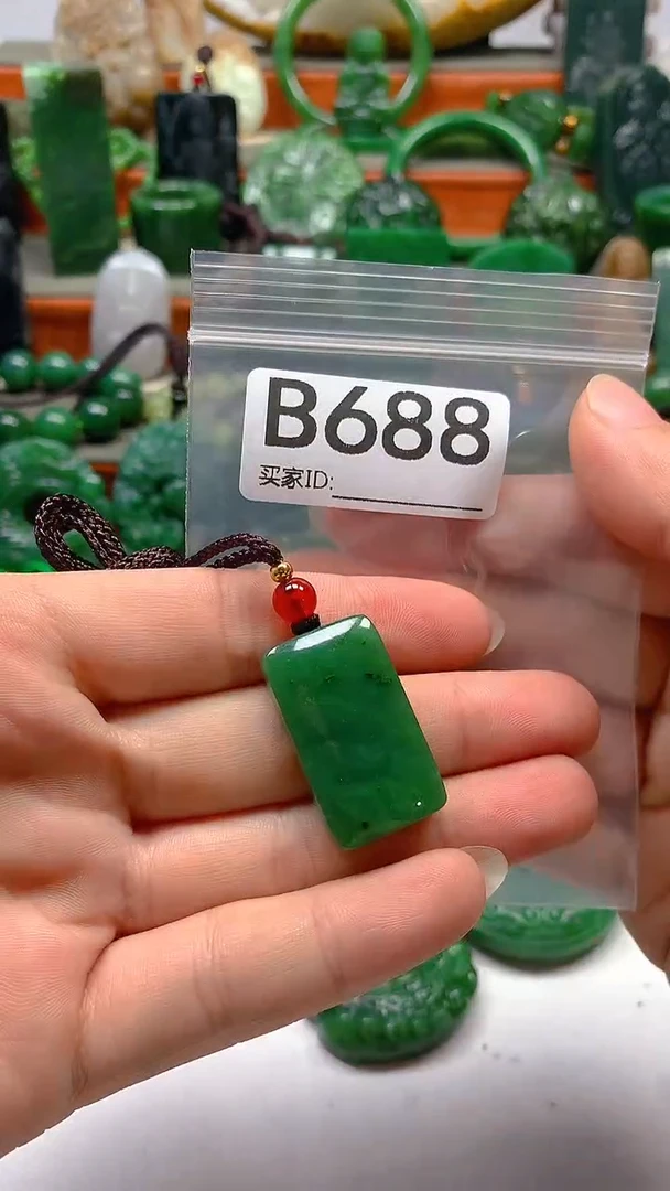 和田玉未镶嵌珠宝半成品1