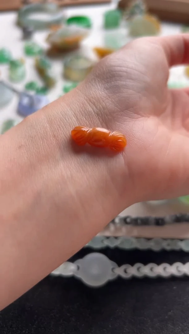 定制翡翠未镶嵌红糖果680