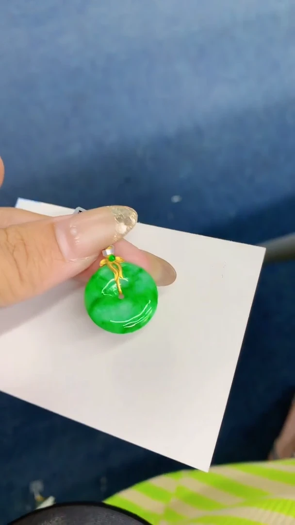 翡翠18K金镶嵌颈饰             1
