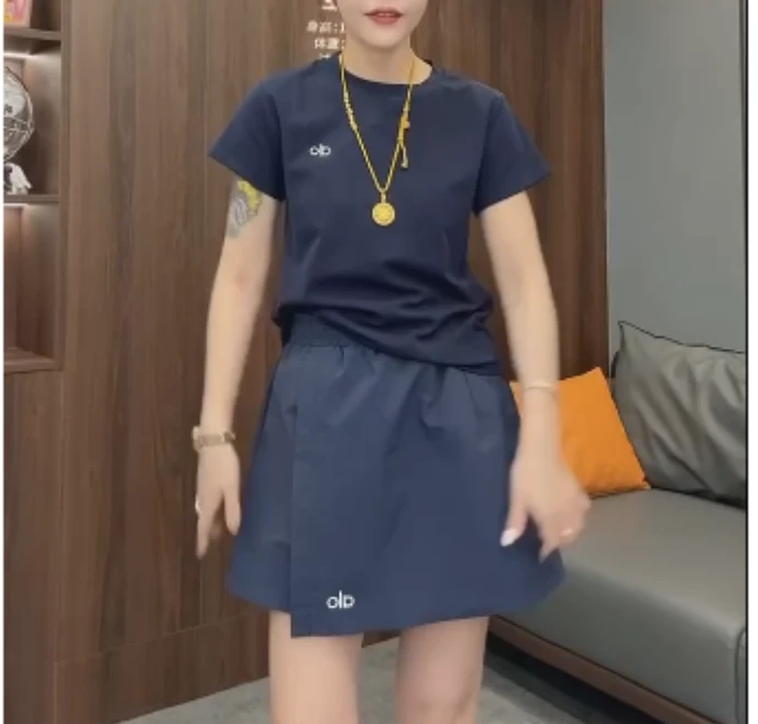 2025夏季新款网红同款洋气减龄气质时尚字母上衣短裤两件套lxao