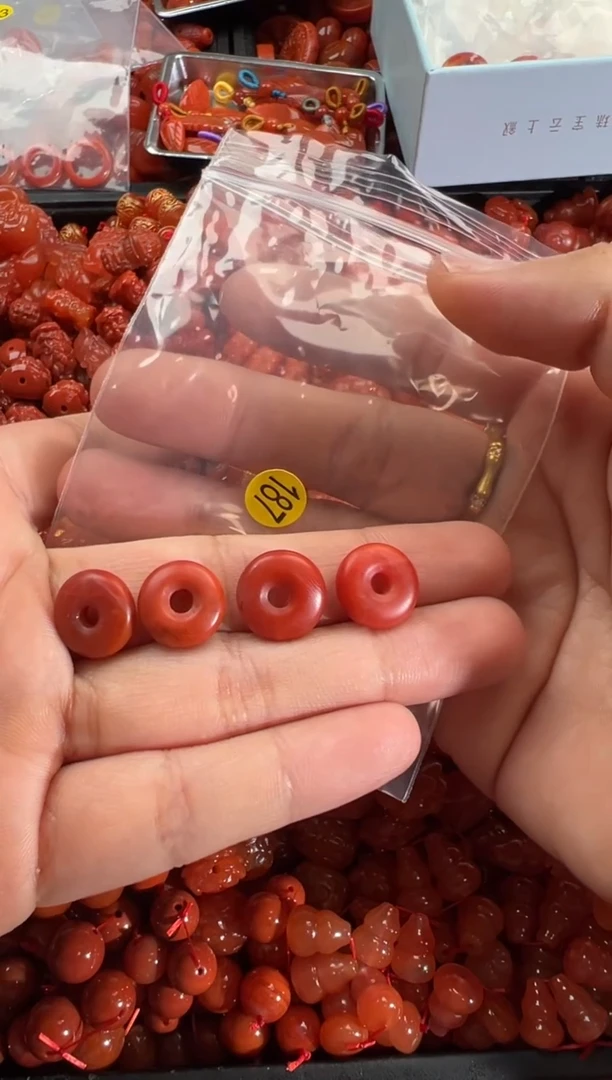 【闪购商品】南红玛瑙颈饰未镶嵌1