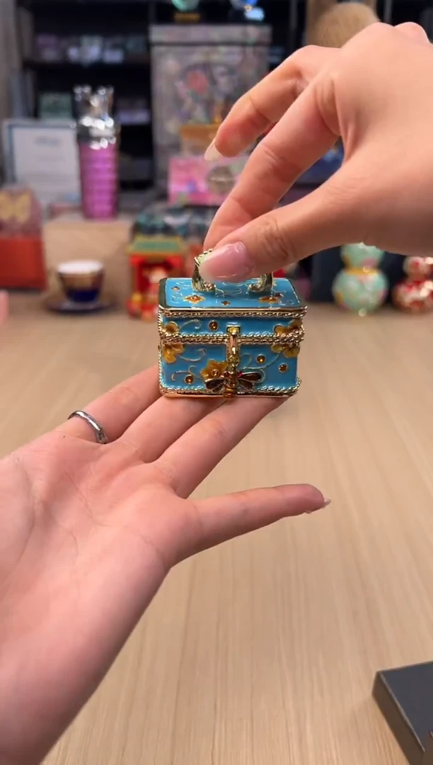 188七宝深蓝色蜜蜂宝箱