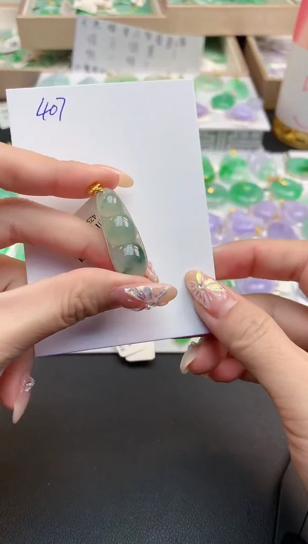 颈饰18K金镶嵌翡翠天然缅甸A货翡翠